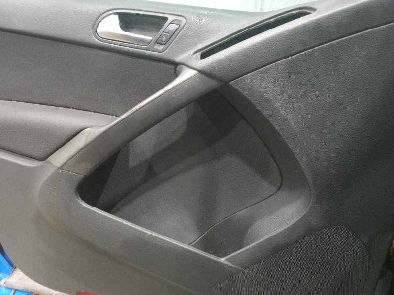 2009 Volkswagen Tiguan Front Door Trim Panel