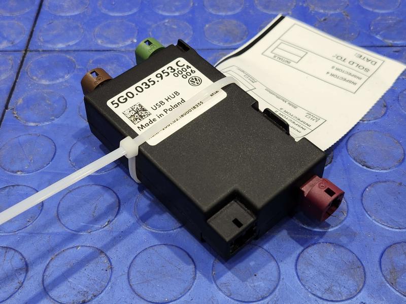 2017-2018 Volkswagen Passat USB Hub Splitter Control Module OEM 5G0035953C