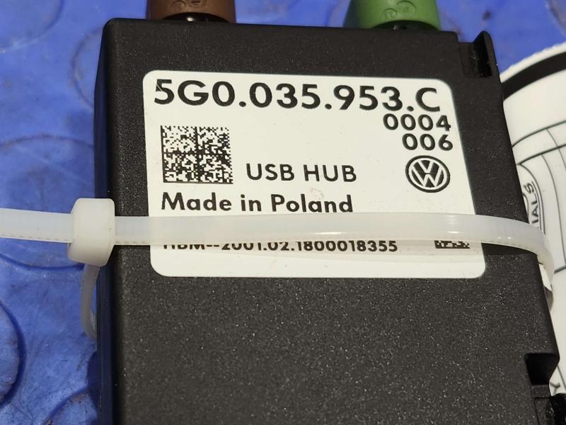 2017-2018 Volkswagen Passat USB Hub Splitter Control Module OEM 5G0035953C