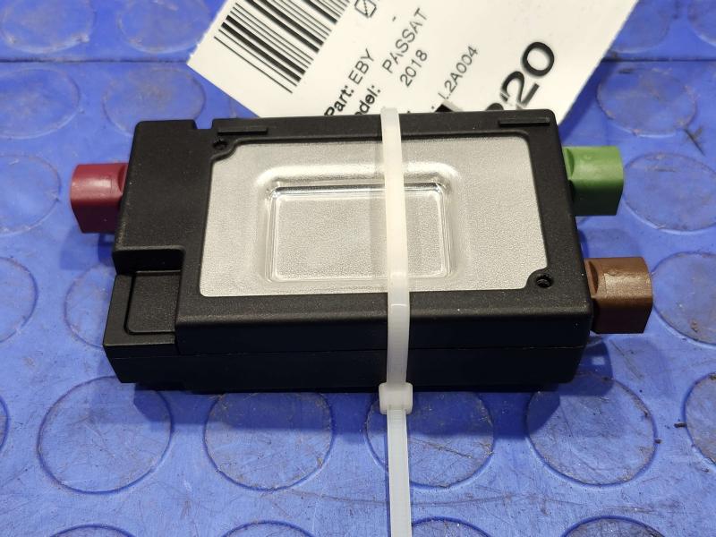 2017-2018 Volkswagen Passat USB Hub Splitter Control Module OEM 5G0035953C