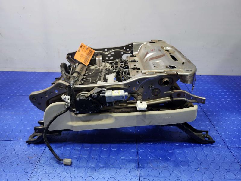 2014 Infiniti QX60 Seat Track