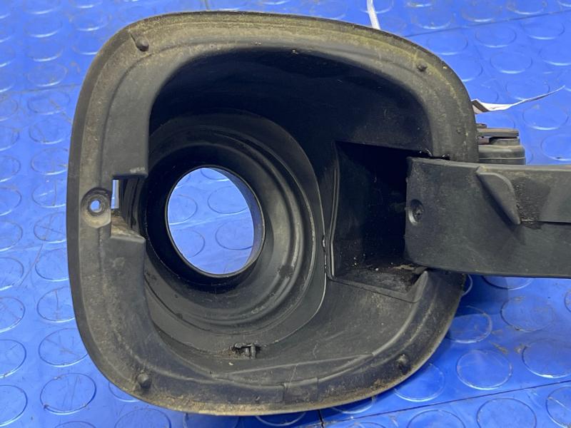 2012 Volvo XC60 Fuel Tank Door