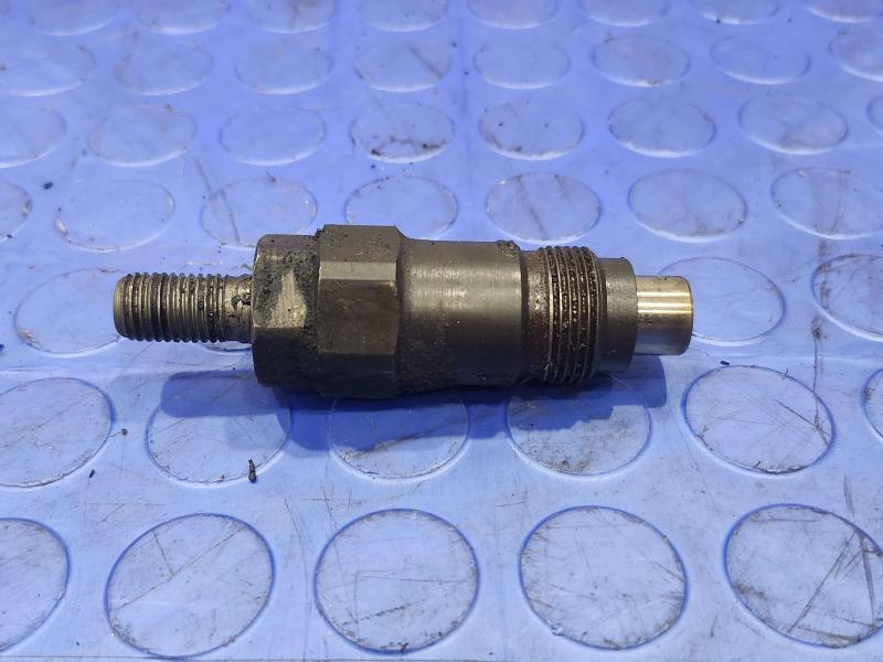 1988-1993 Isuzu NPR 3.9L Diesel OEM Fuel Injector Genuine Factory Original Part