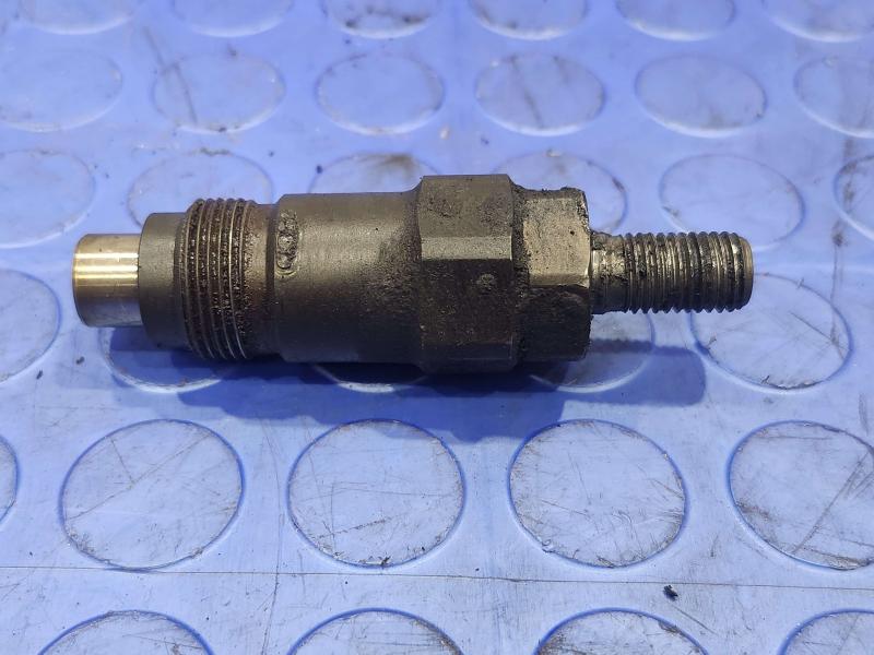 1988-1993 Isuzu NPR 3.9L Diesel OEM Fuel Injector Genuine Factory Original Part