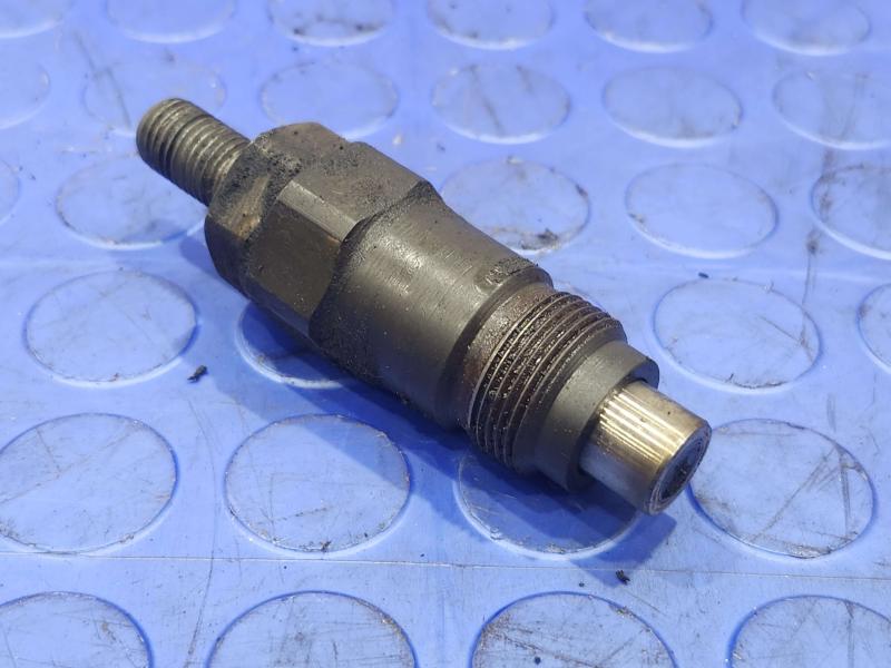 1988-1993 Isuzu NPR 3.9L Diesel OEM Fuel Injector Genuine Factory Original Part