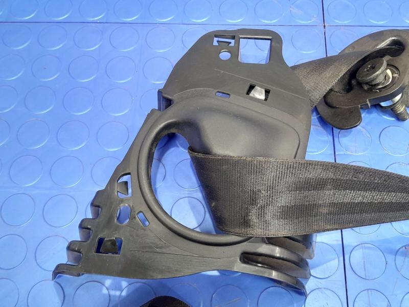 2017 Jaguar XE Front Seat Belt