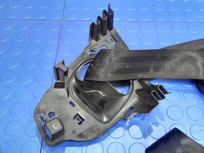 2017 Jaguar XE Front Seat Belt