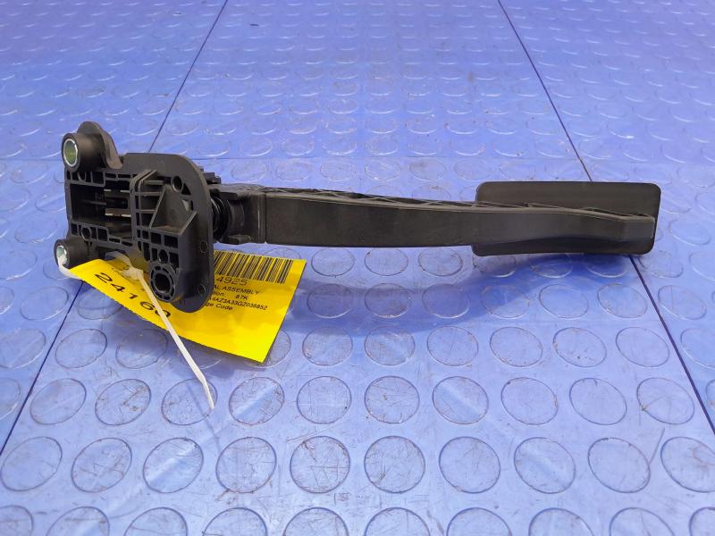2010-2019 Mitsubishi Outlander Accelerator Pedal Assembly OEM 1600A104