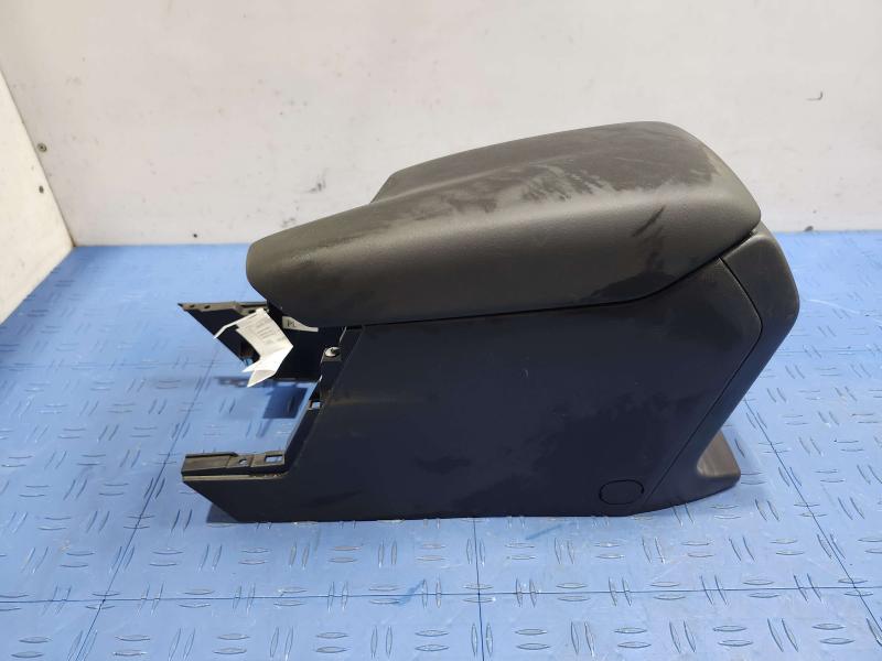 2018 Subaru Crosstrek Front Console