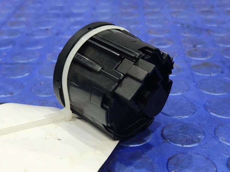 2013 Ford F-150 Headlight Switch (Dash Mtd)