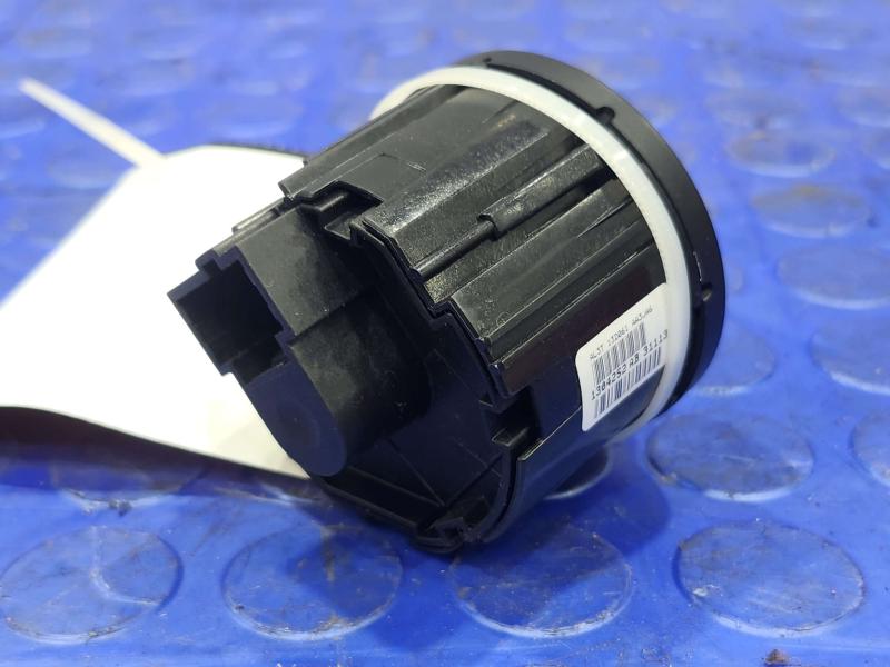 2013 Ford F-150 Headlight Switch (Dash Mtd)