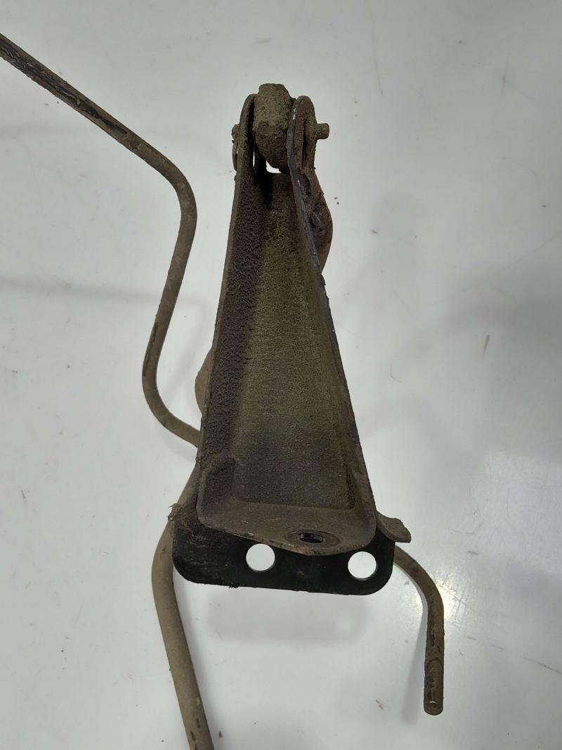 1991 - 1996 Toyota Previa Spare Tire Carrier Assembly OEM 51900-28161