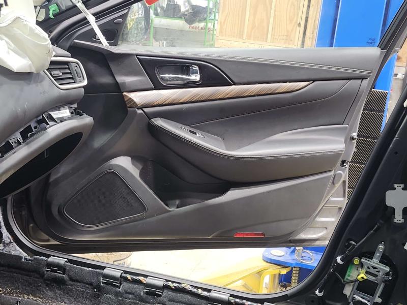 2018 Nissan Maxima Front Door Trim Panel