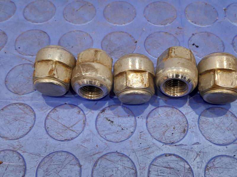 2011 Honda Pilot Lug Nuts