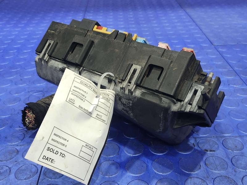 2004 Ford Explorer Engine Fuse Box