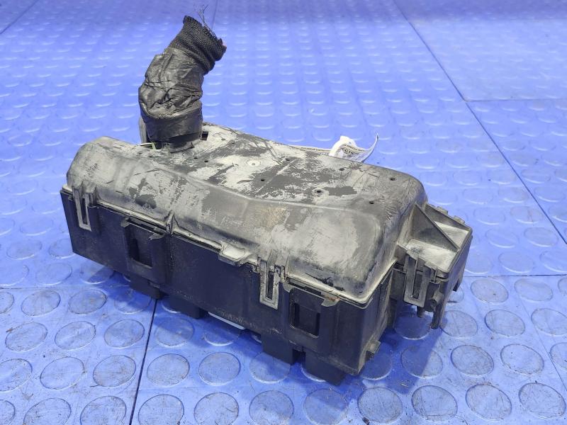 2004 Ford Explorer Engine Fuse Box