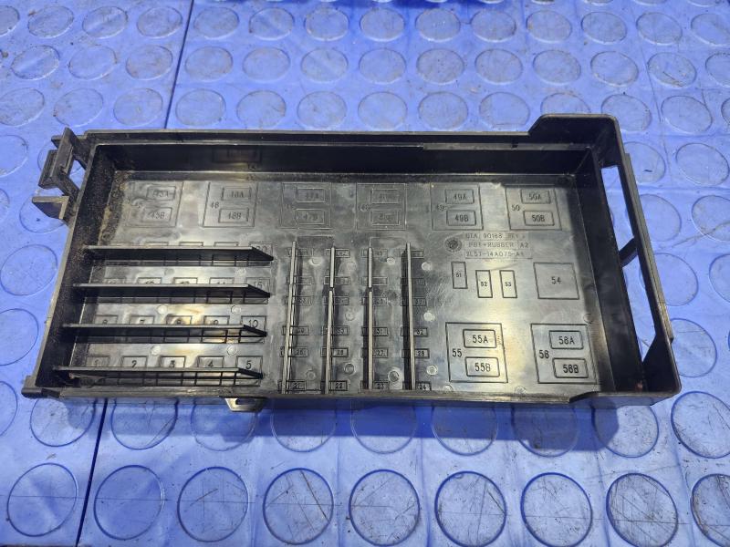 2004 Ford Explorer Engine Fuse Box