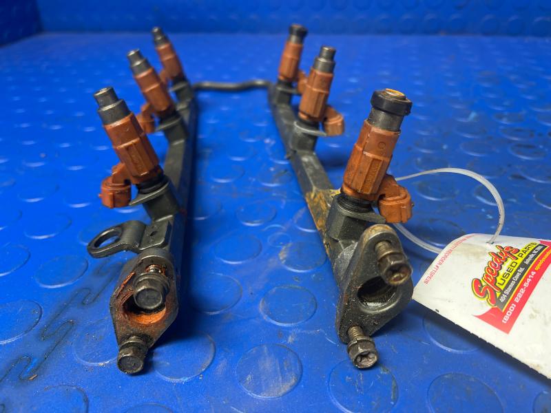 2000-2005 Mitsubishi Eclipse 3.0L 6 Cyl Fuel Rail w/ Six Injectors OEM MD319791
