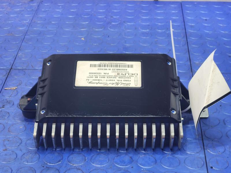 2003-2006 Lincoln Towncar Radio Amplifer Genuine OEM Part 3W1T14B484AJ