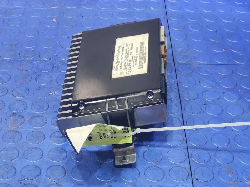 2003-2006 Lincoln Towncar Radio Amplifer Genuine OEM Part 3W1T14B484AJ