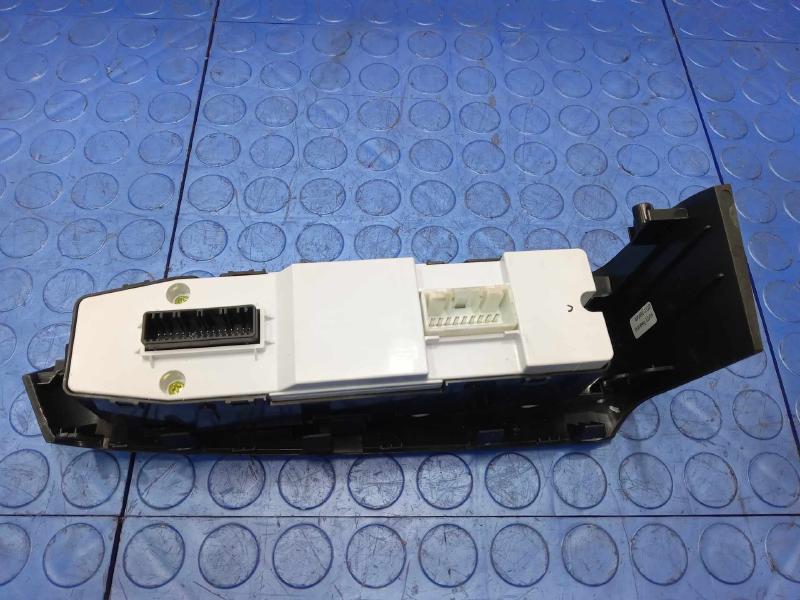 2017 Kia Sedona Door Switch Front