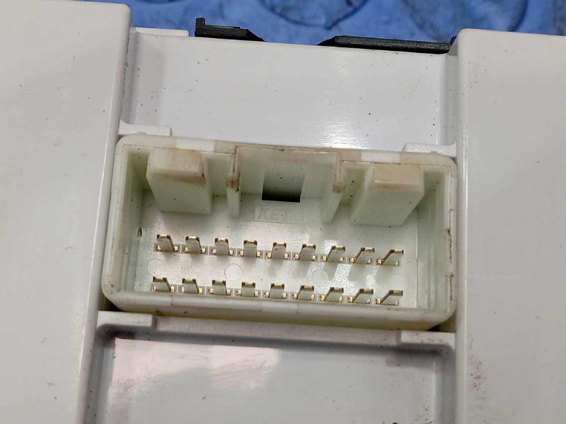 2017 Kia Sedona Door Switch Front
