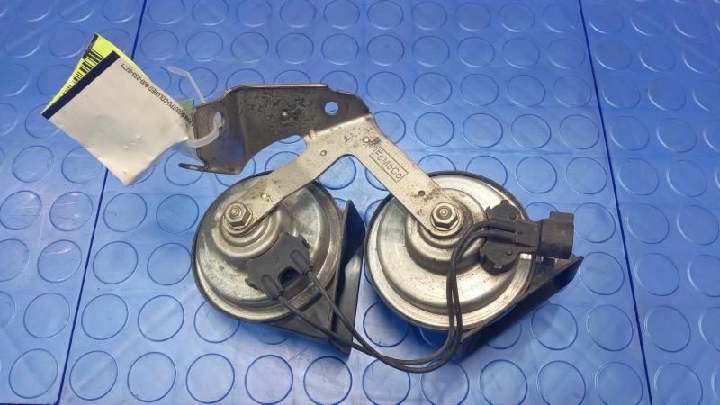 2012-2014 Ford Focus Dual Note Horn Assembly Genuine OEM Part CM5Z13832A