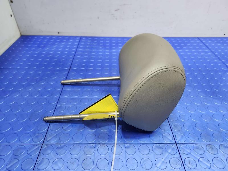 2005 Volkswagen Jetta Headrest