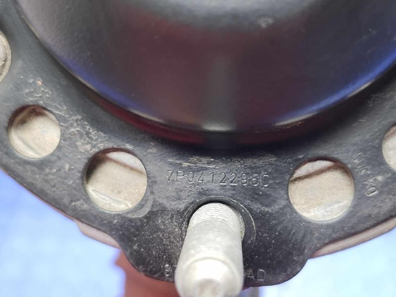 2011 Volkswagen Touareg Strut Assembly