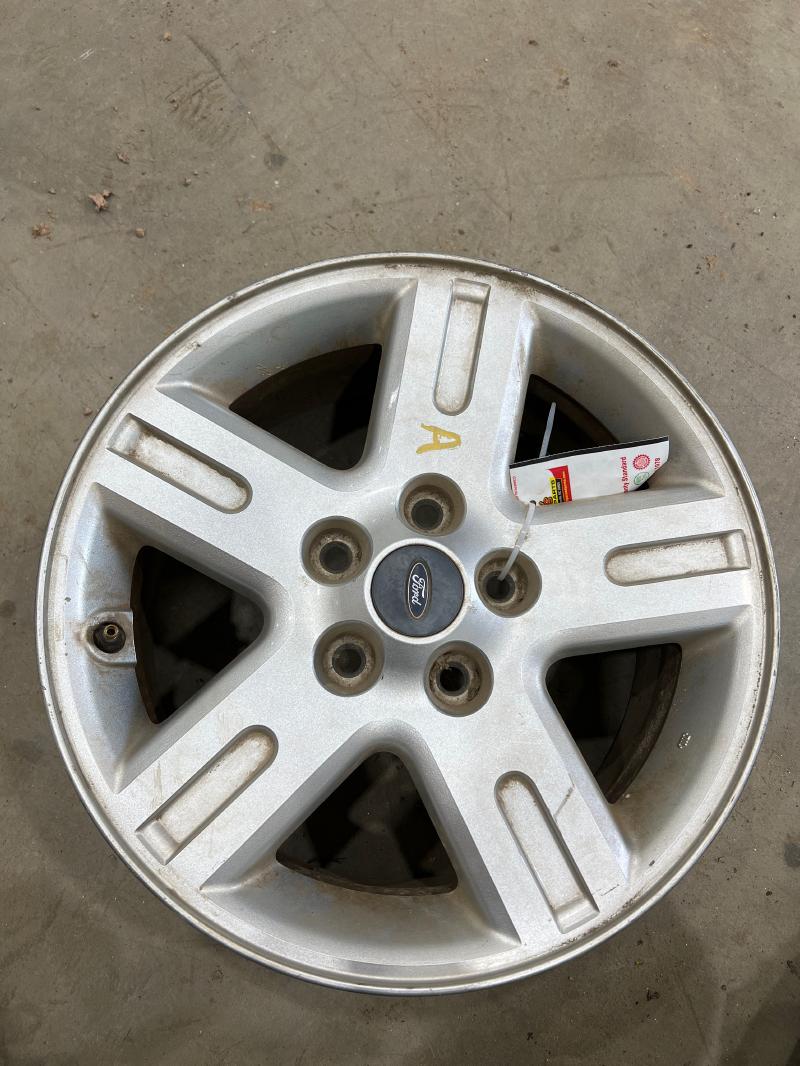 2007 Ford Escape Wheel