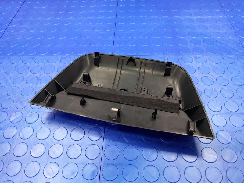 2021 Nissan Versa 3Rd Brake Light Avoidance Lamp