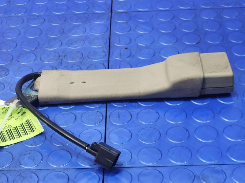 2003 Lincoln Town Car Front Seat Belt