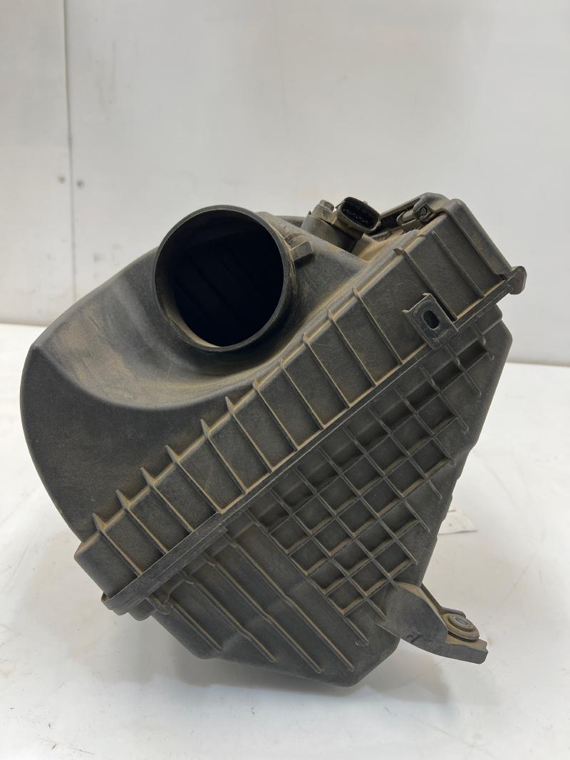 2015 - 2018 Kia Sedona Air Cleaner Box Assembly OEM 28110A9100