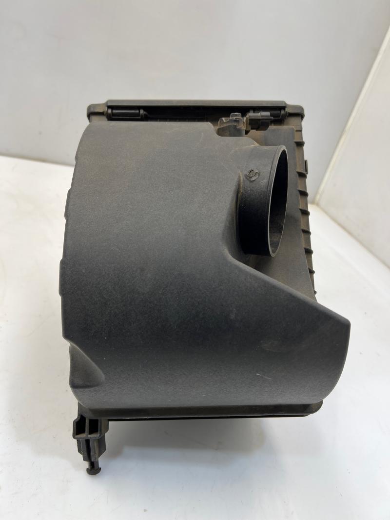 2015 - 2018 Kia Sedona Air Cleaner Box Assembly OEM 28110A9100