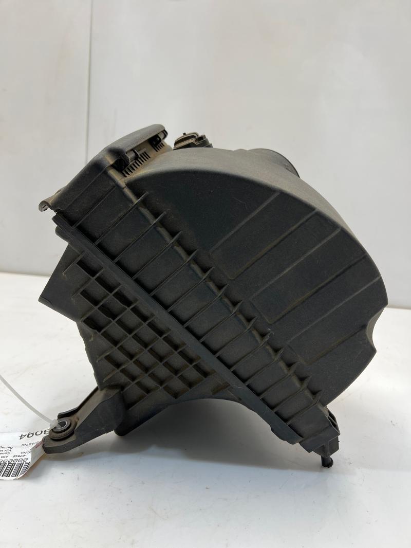 2015 - 2018 Kia Sedona Air Cleaner Box Assembly OEM 28110A9100