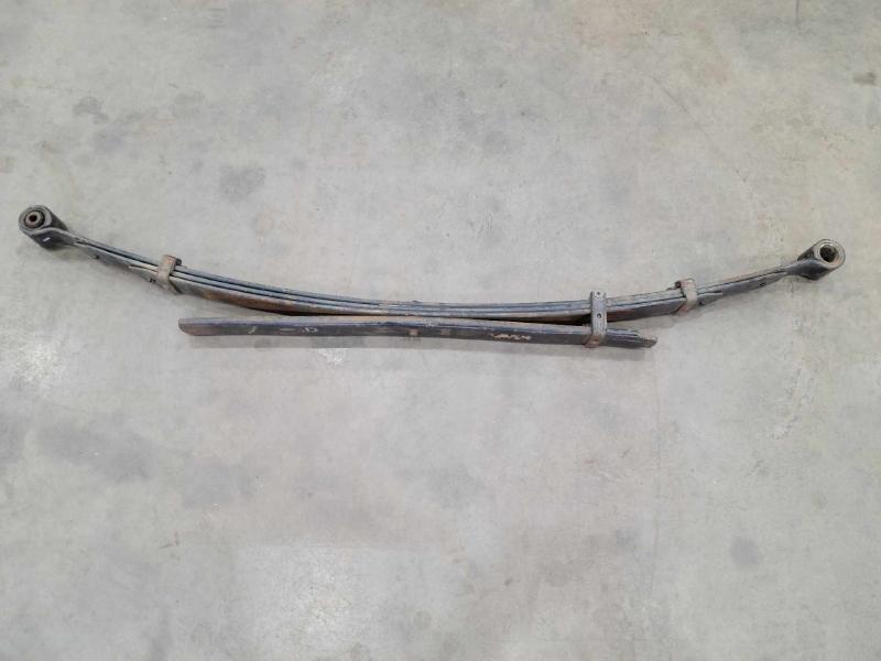 2006 Nissan Frontier Leaf Spring Rear