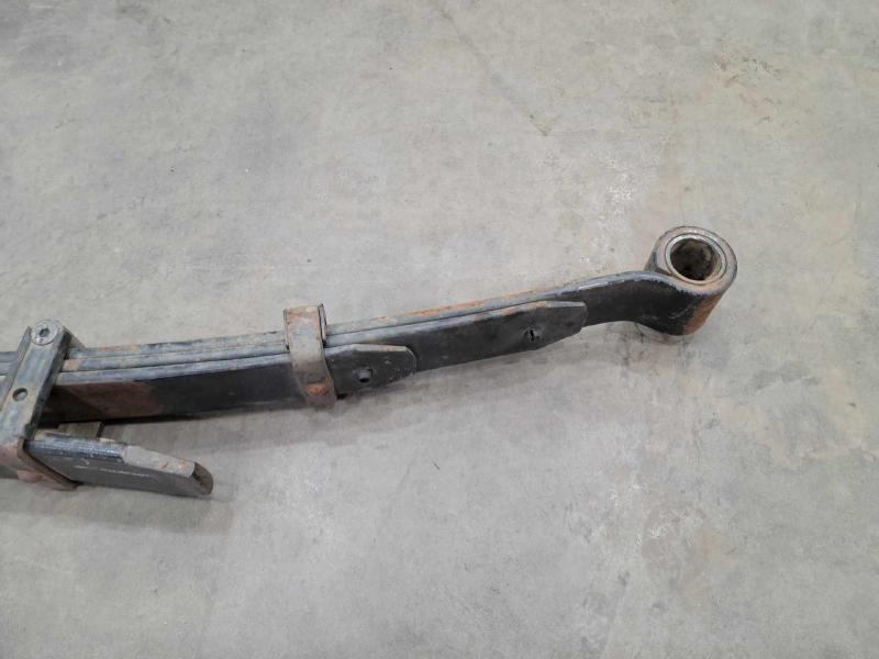 2006 Nissan Frontier Leaf Spring Rear