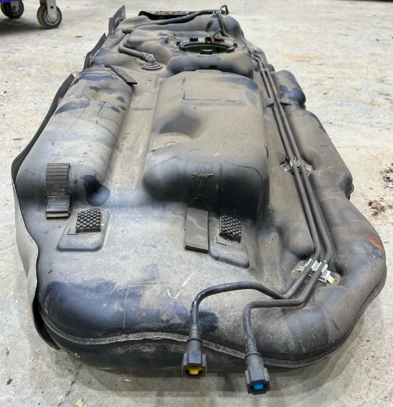 2015 2016 Kia Sedona Fuel Tank Gas Tank Assembly 21.5 Gallon OEM 31150A9500