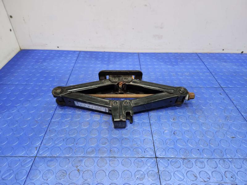 2016 Kia Sedona Jack Assembly