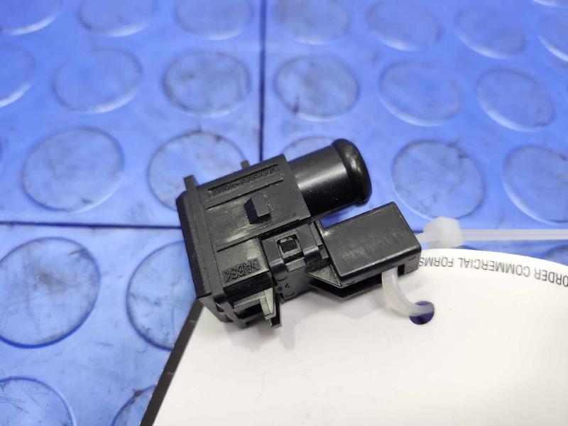 2001-2013 Toyota Highlander Ambient Air Sensor Genuine OEM 88625-47021
