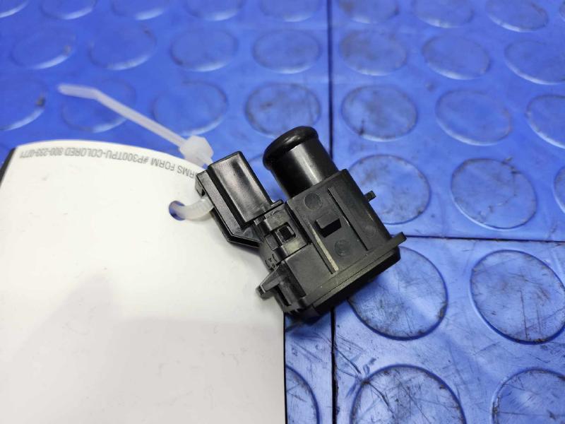 2001-2013 Toyota Highlander Ambient Air Sensor Genuine OEM 88625-47021