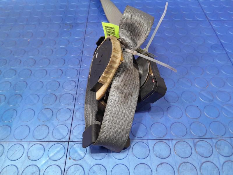 2005 Ford Explorer Rear Seat Belt