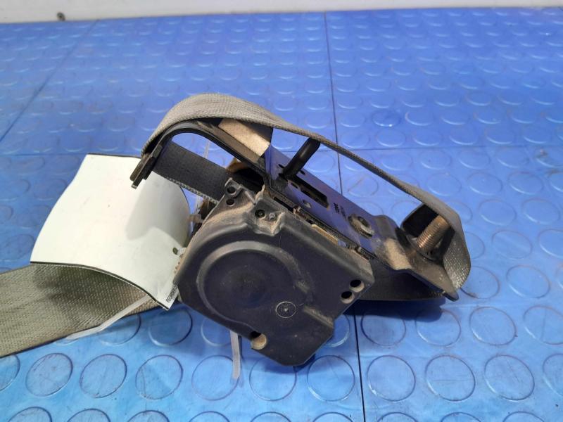 2005 Ford Explorer Rear Seat Belt