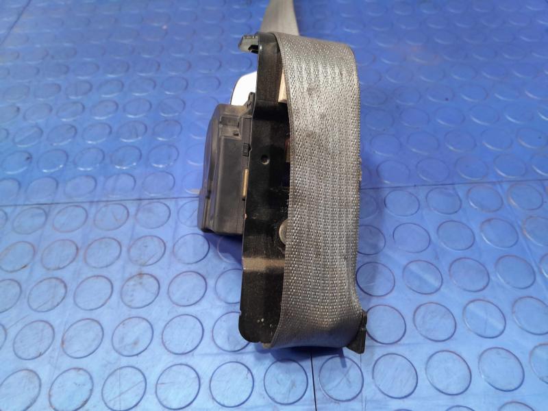 2005 Ford Explorer Rear Seat Belt