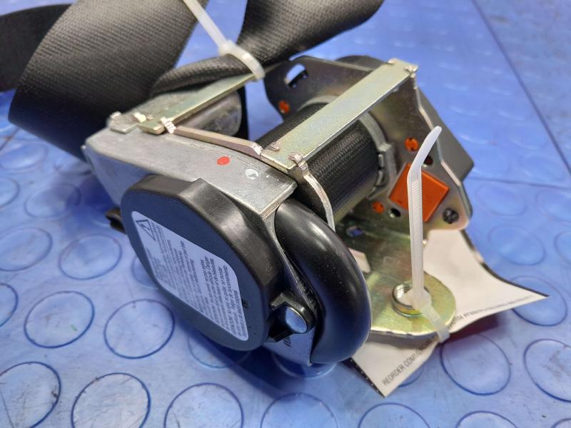 2018 Maserati Ghibli Front Seat Belt