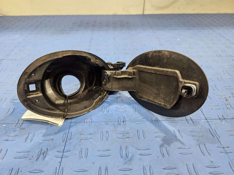 2010 Mercedes ML-Class Fuel Tank Door