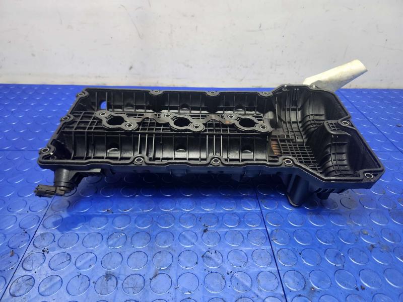 2017 Kia Sedona Valve Cover