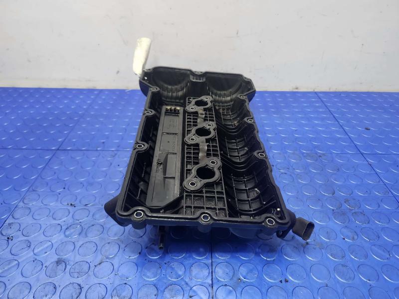 2017 Kia Sedona Valve Cover