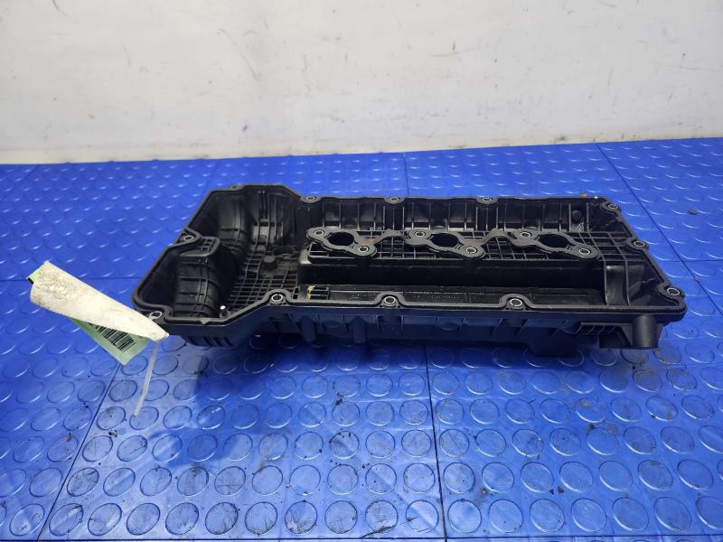 2017 Kia Sedona Valve Cover