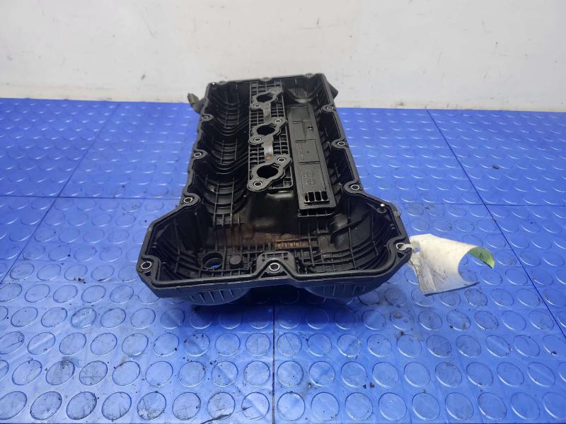 2017 Kia Sedona Valve Cover